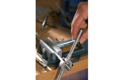 SET DE HERRAMIENTAS DE ROSCADO (16 PZAS.) KWB