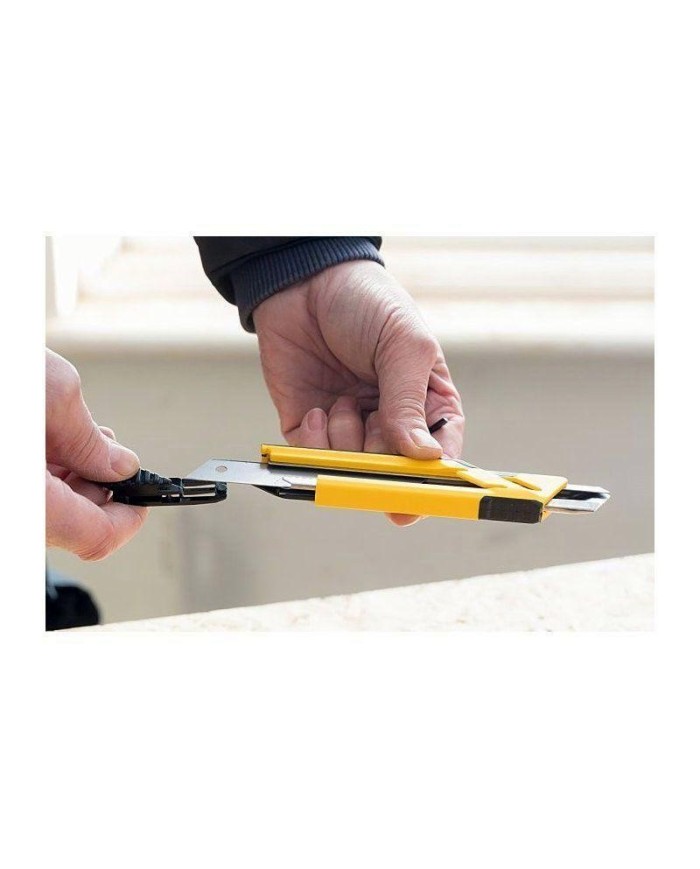 CUTTER STANLEY AUTOLOCK BIMATERIAL 18MM. STHT10266-1