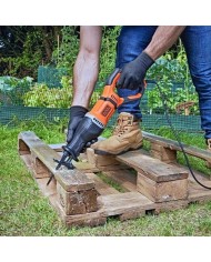 SIERRA SABLE BLACK & DECKER 750W BES301-QS.