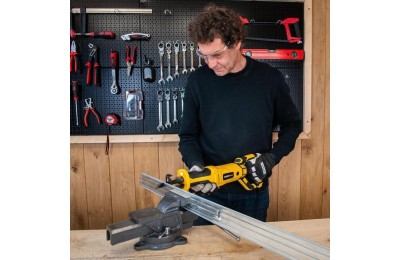 SIERRA SABLE 920W. + 2 ACC. POWX03971 POWERPLUS