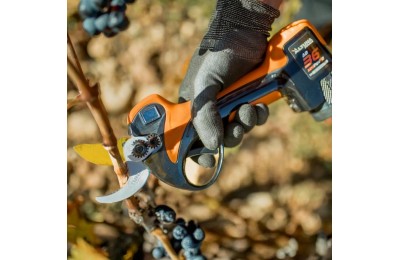 TIJERA PODA ALTUNA 16'8V. 2 BATERIAS 4.5AH HOJA TITANIO CORTE 36MM. AB36TITANIO