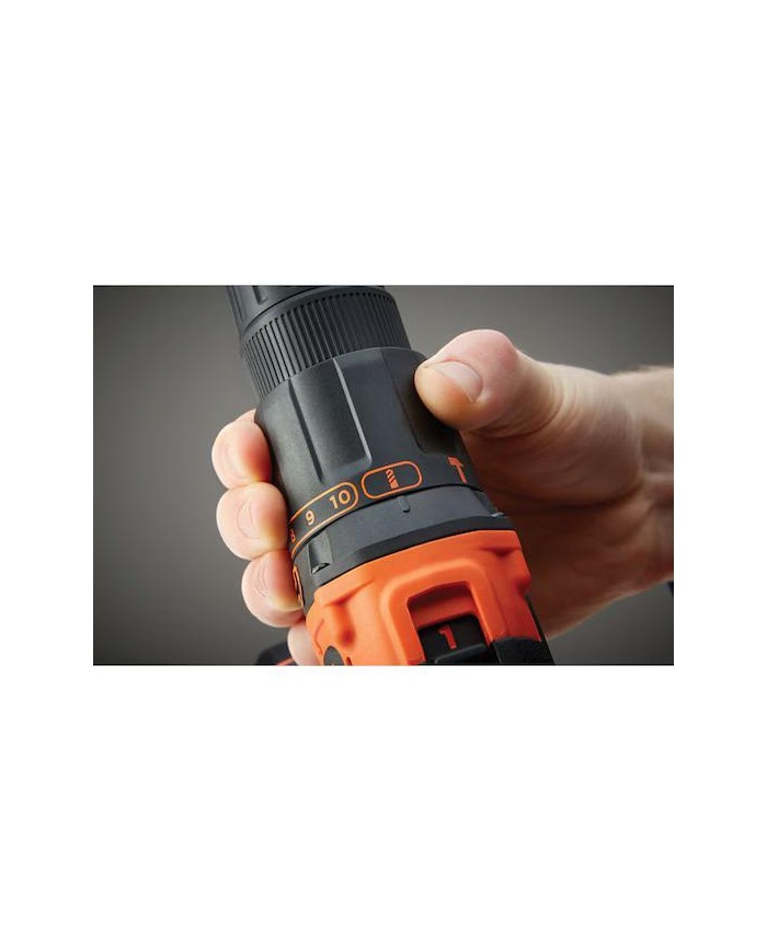 TALADRO PERCUTOR 18V BLACK & DECKER 2 BATERIAS + 100 ACCESORIOS Y MALETIN BDCHD18D2AB-QW
