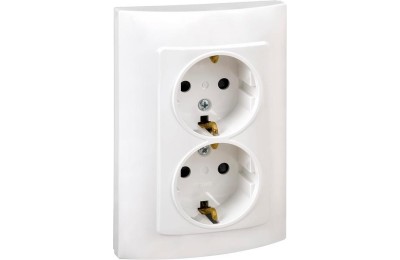 BASE ENCHUFE DOBLE EMPOTRAR SIMON 10 BLANCO 12X8,3X4,85 CMS.