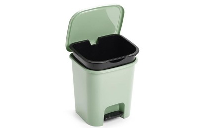 PAPELERA PLASTICFORTE C/TAPA Y PEDAL ARV 7'5LTS.